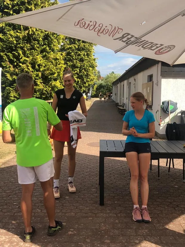 Impression vom Vereinsleben des TC Grün-Weiß Elz